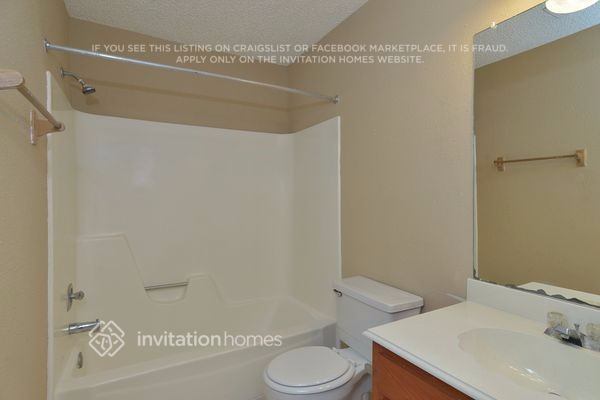 Building Photo - 5802 Longforest Dr
