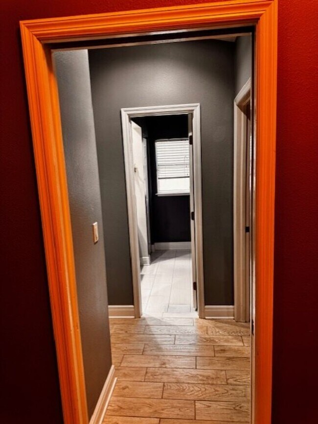 Building Photo - Available Now! Absolutely gorgeous 3 bedro...