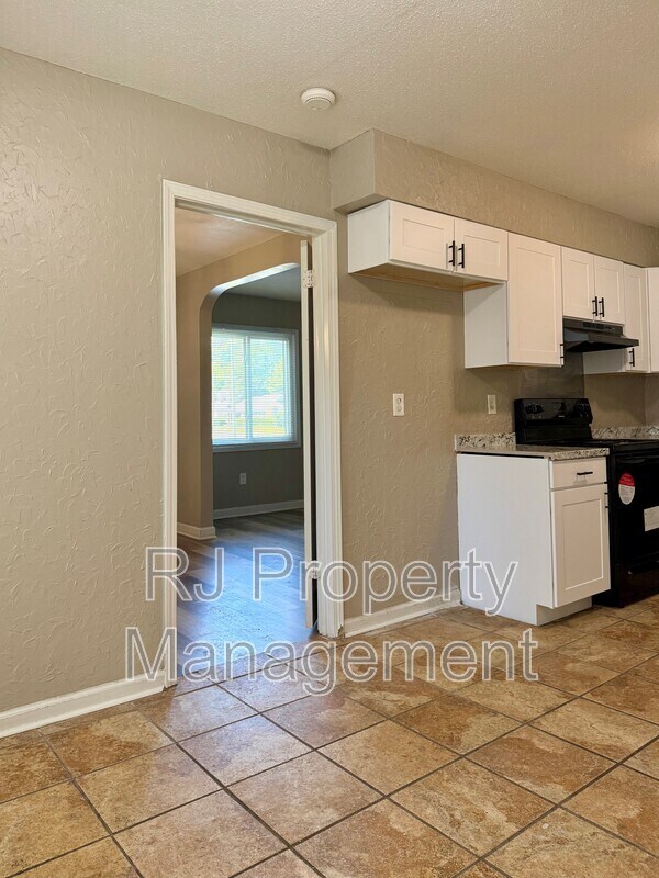 Building Photo - 5368 Scottsdale Ave