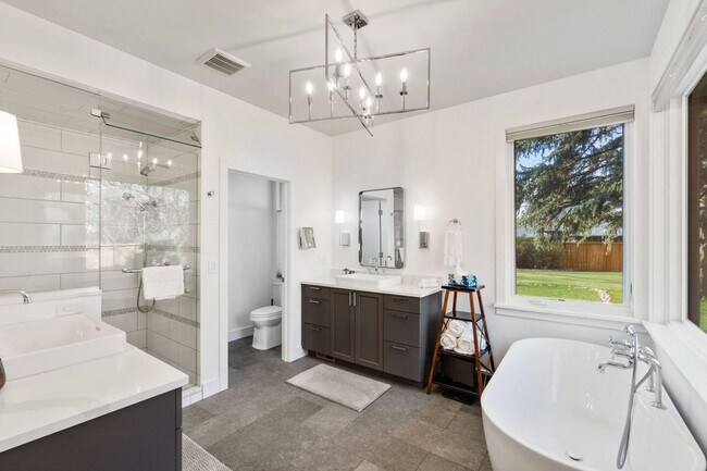 Building Photo - 1500 W Mulberry St