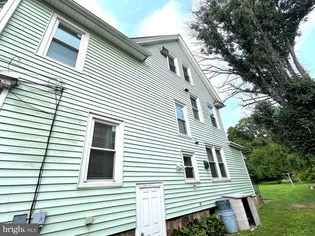 Building Photo - 2793 Main St