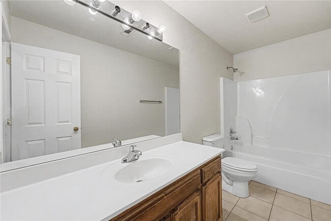 Building Photo - 3102 SW Deerfield Blvd