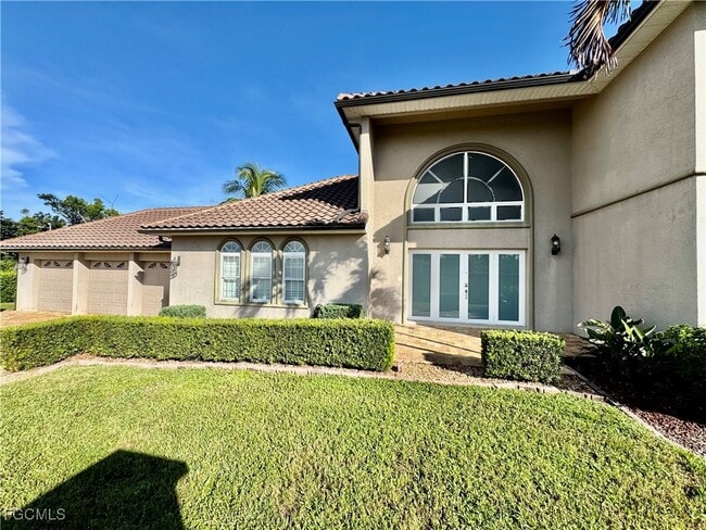 Building Photo - 14370 McGregor Blvd