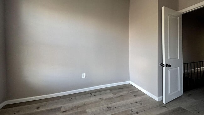 Building Photo - Modern 3-Bed, 1.5-Bath Rental with In-Unit Laundry