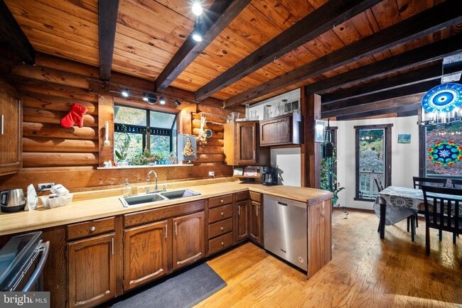 Building Photo - 15024 Wheeler Ln