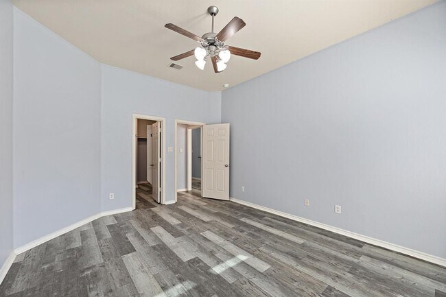 Building Photo - 11617 Glen Knoll Dr