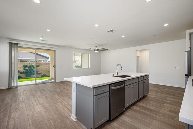 Building Photo - 78879 Fortuna Pl