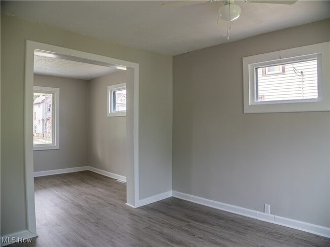 Building Photo - 3814 Russell Ave