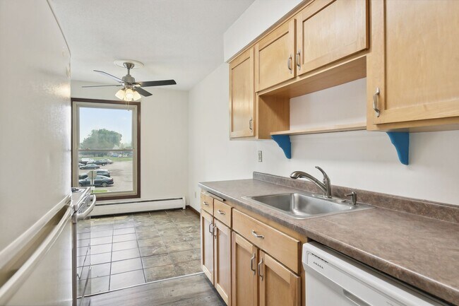 Building Photo - 819 11th Ave S