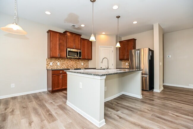 Building Photo - 194 Renford Rd