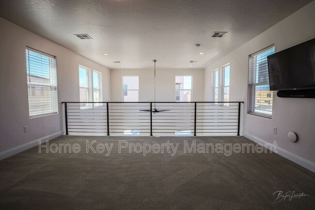 Building Photo - 5528 S Ochre Ln