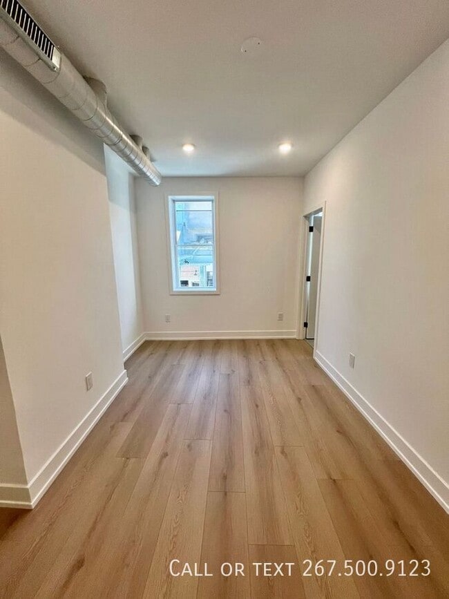 Building Photo - 2003 Amber St