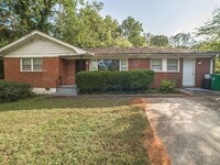 Building Photo - 3 bed and 1 bath in Decatur!