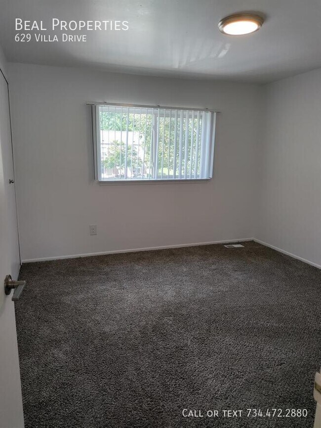 Building Photo - 629 Villa Dr