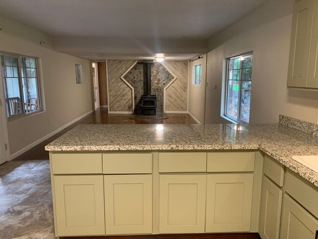 Building Photo - $2,000 - Three Bedrooms, One Full Bath Ren...