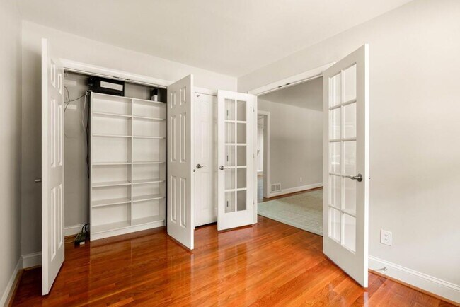 Building Photo - 2646 Caladium Dr NE