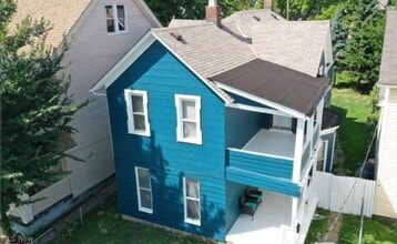 Building Photo - 3010 Daisy Ave