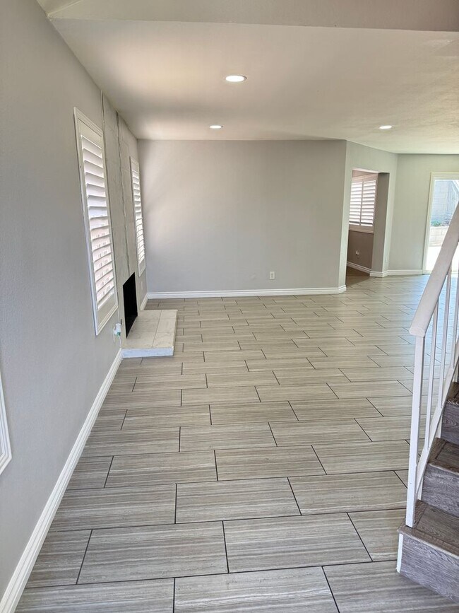 Building Photo - Beautiful 4- Bedroom Home