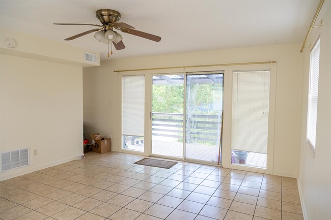 Building Photo - 3422 Orlando Dr