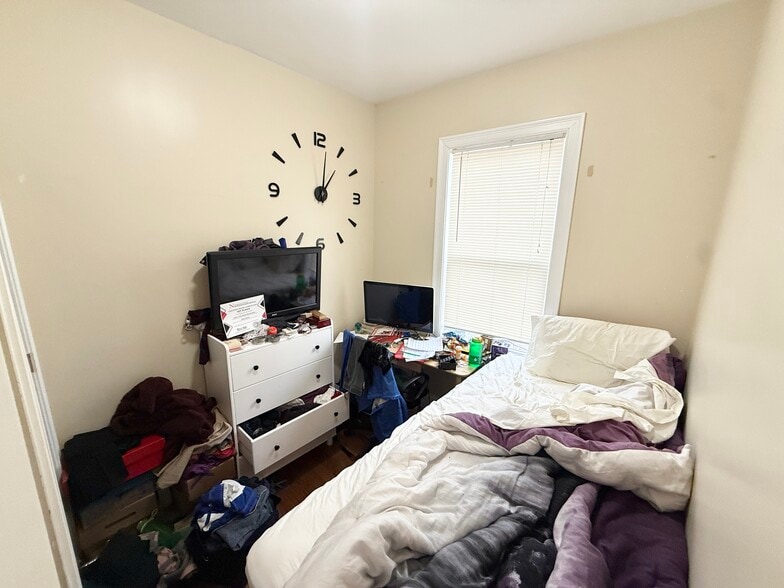 Building Photo - 12 Bickford Ave