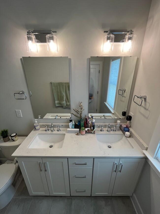 Building Photo - Stunning 2BD*, 3.5BA Raleigh Townhome with Bonus Office/Den on First Floor and 2-Car Attached Garage