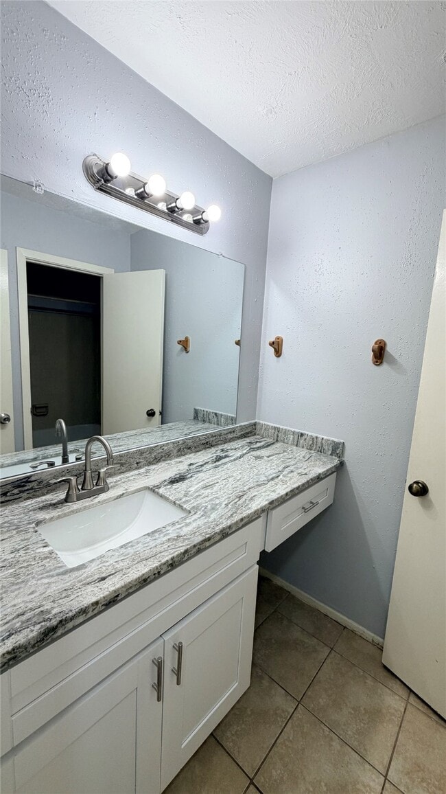 Building Photo - 15911 Alta Mar Dr