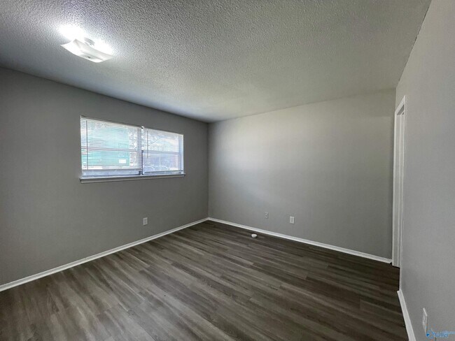 Building Photo - 103 Jodi Dr