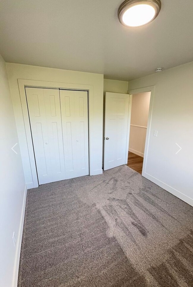 Building Photo - Large home with spectacular Salt Lake City views