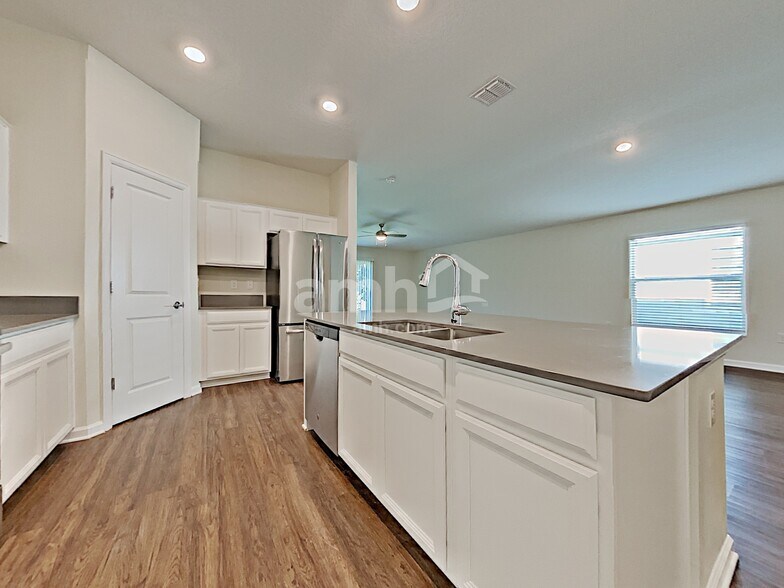 Building Photo - 4385 Seven Canyons Dr