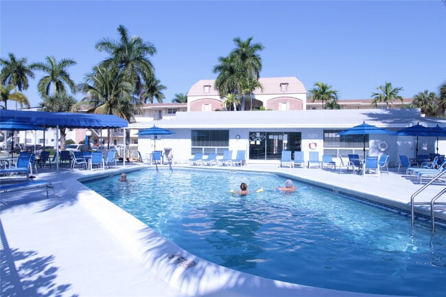 Building Photo - 470 Paradise Isle Blvd