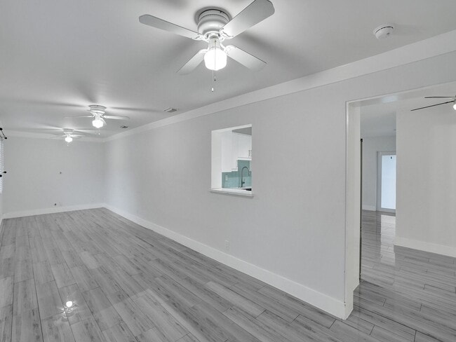 Building Photo - Gorgeous New 3 bedroom 2  bath - one Story home in Oakland Park