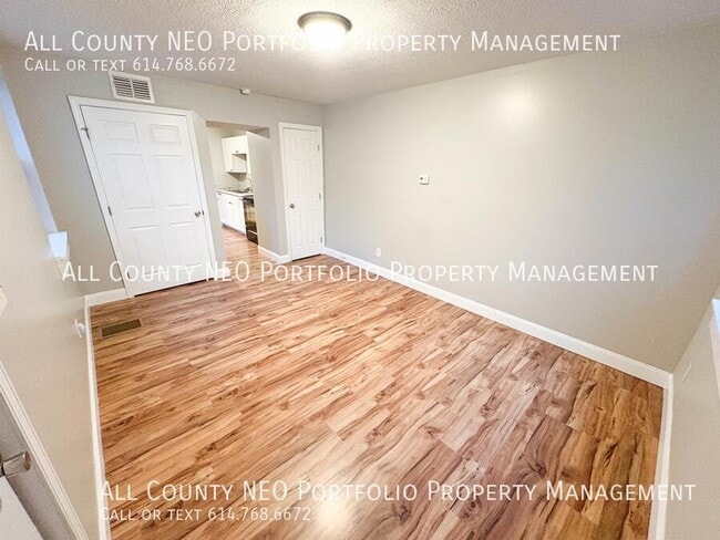 Building Photo - 1046 Republic Ave