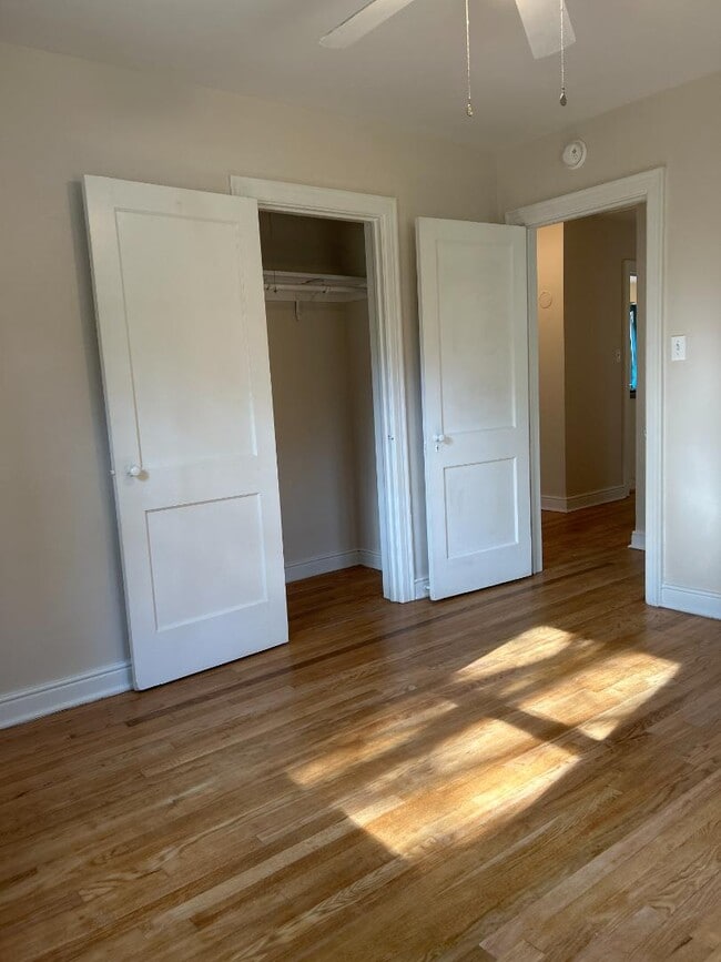 Building Photo - 1042 Peck Rd