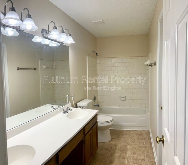Building Photo - 335 Aolian Ct
