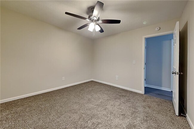 Building Photo - 2210 Grayfield Dr