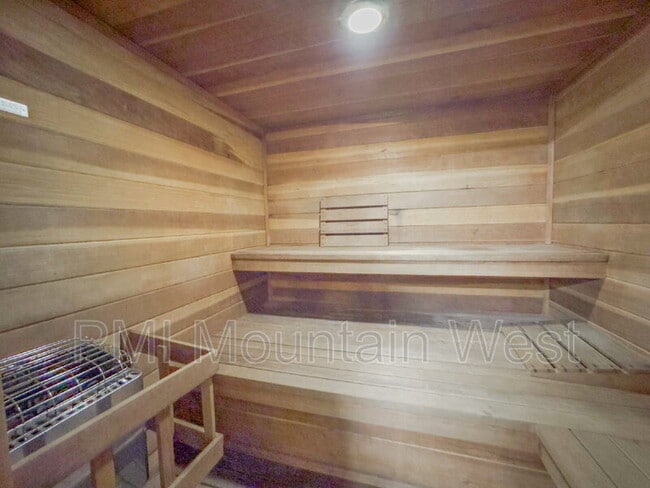 Building Photo - 171 E 3rd Ave