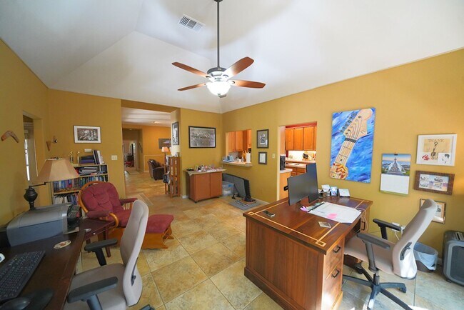 Building Photo - Gorgeous Home in the Coveted Greenshire Subdivision - Realtor Commission: $400