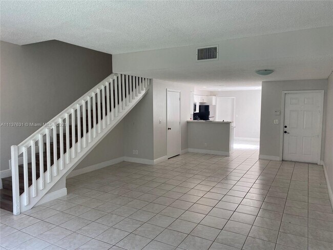 Building Photo - 1575 Veracruz Ln