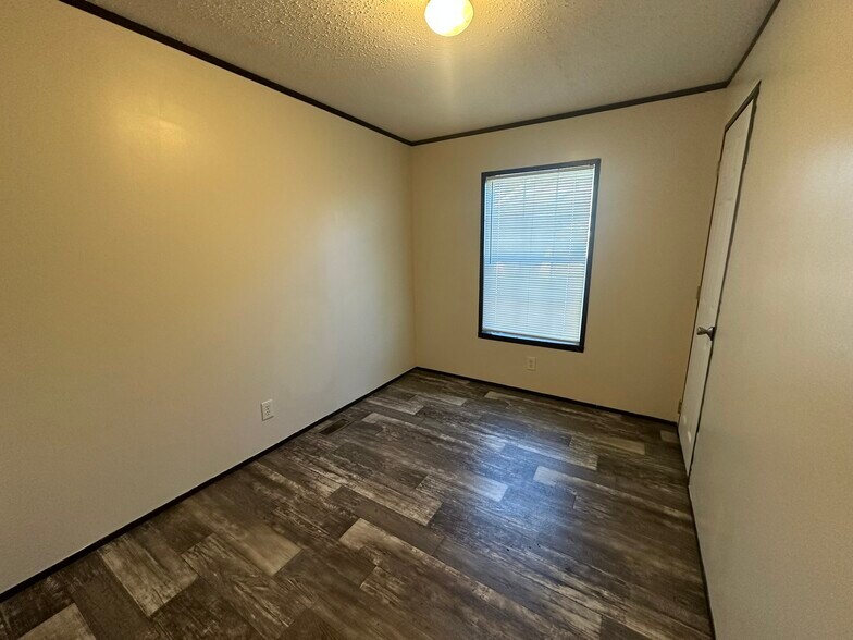 Building Photo - 2299 Wellington Green Dr