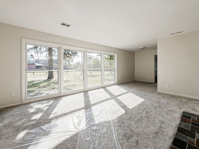 Building Photo - Freshly Updated 3-Bedroom Home in Farmington Hills!