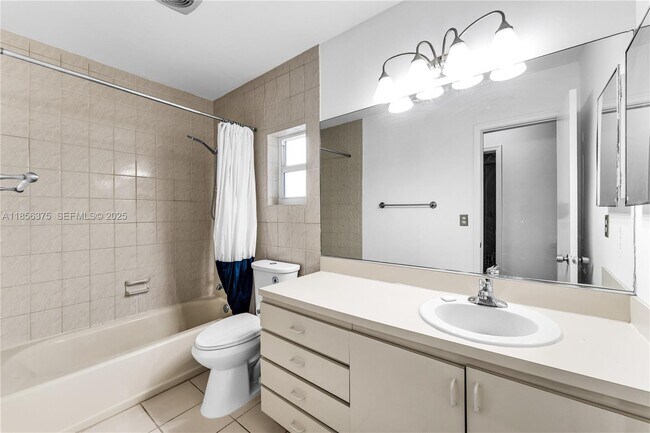 Building Photo - 7621 SW 146th Ave