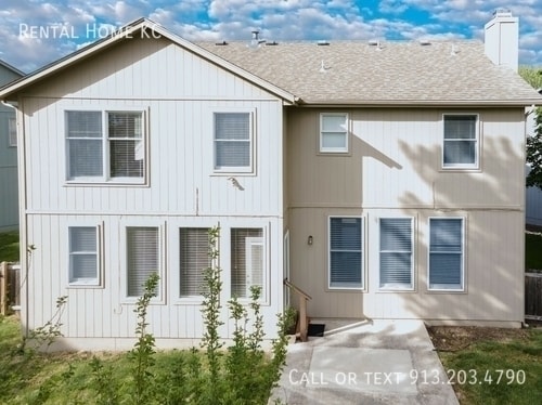 Building Photo - 9105 W 132nd Terrace