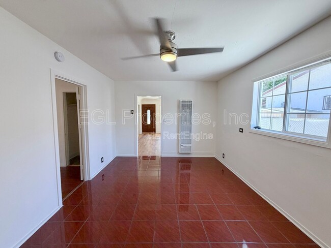 Building Photo - 2407 Fernleaf St