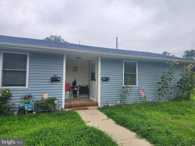 Primary Photo - 118-128 Jessup St-126-126