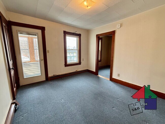 Building Photo - 37 Church Hill Rd