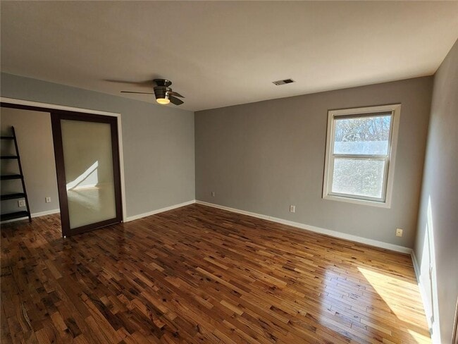 Building Photo - 885 Melody Ln