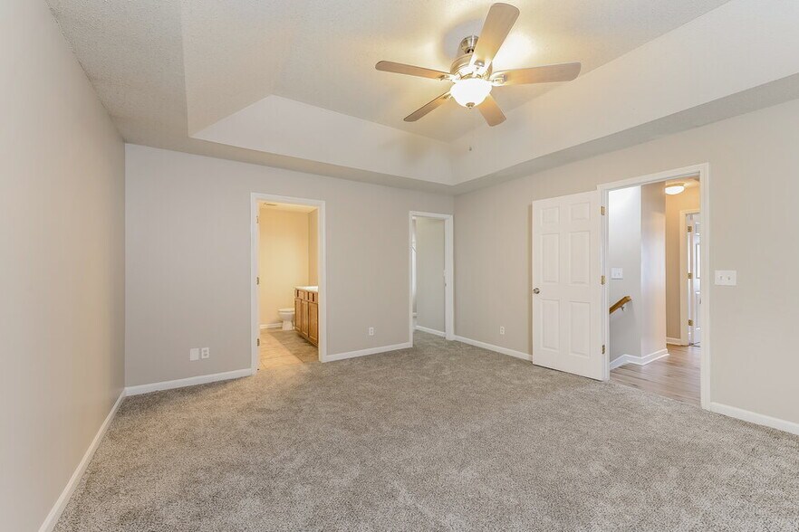 Building Photo - 1028 Quinlan Dr