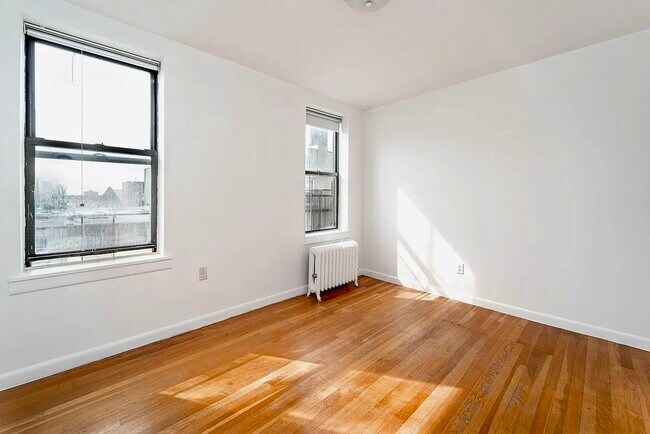 Building Photo - 2139 28th St
