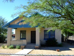 Building Photo - 830 S 3rd Ave