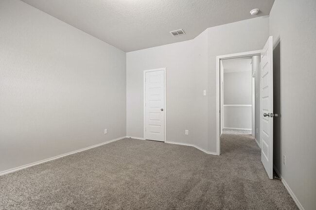 Building Photo - 5415 Moni Rock Dr